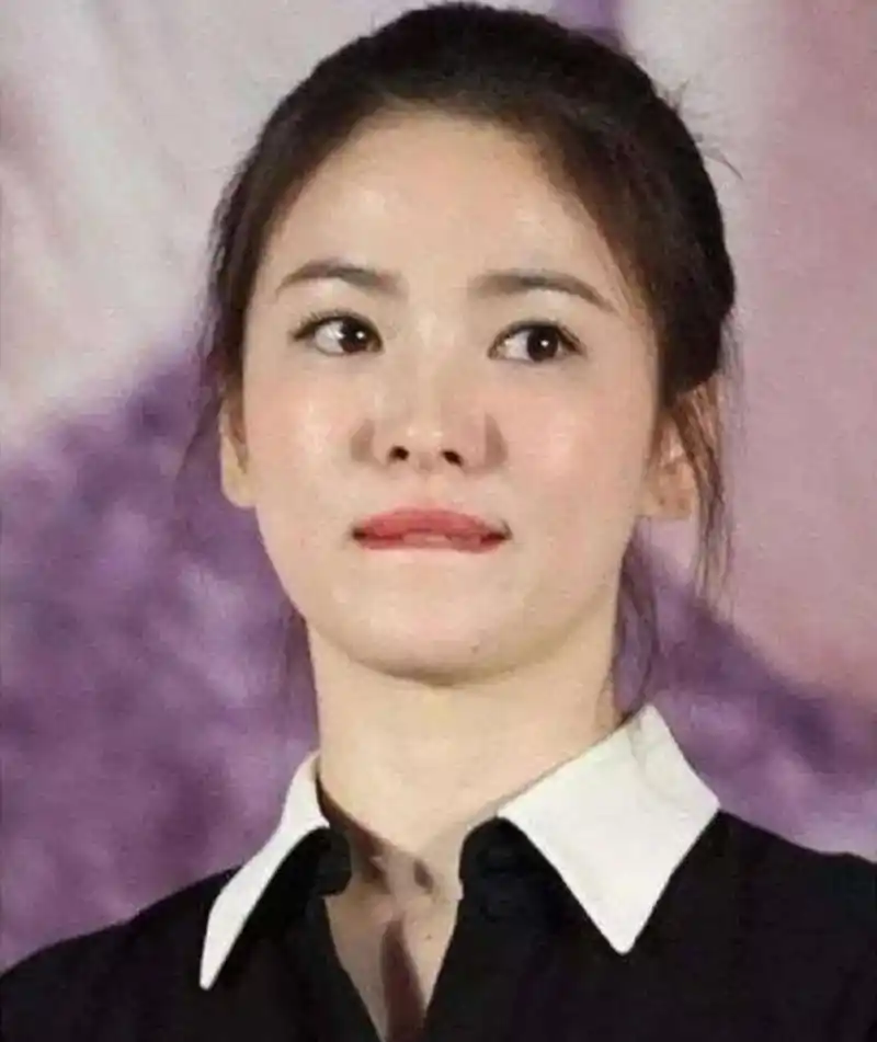 盘点女星咬唇照宋慧乔青涩赵丽颖刘亦菲性感