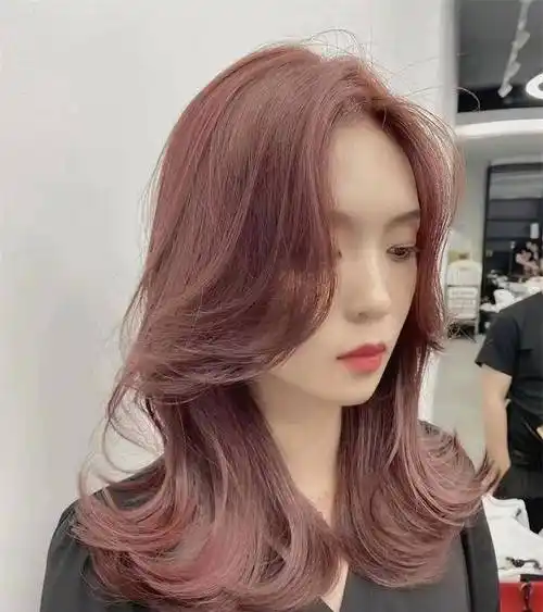 黄头发不吃香了,这几种"好运发色"正流行,洋气显白,适合过年