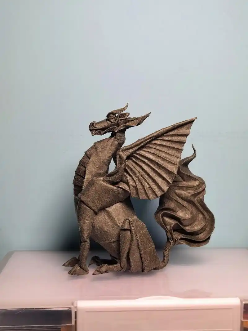 【折纸-作品】有翼麒麟 这种纸每个颜色一张,别的颜色用的快.