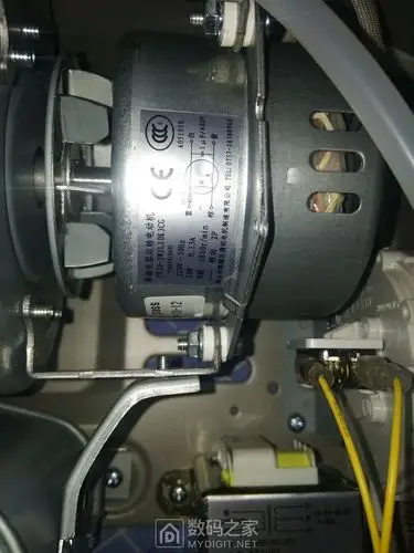 新买的万家乐燃气热水器小拆