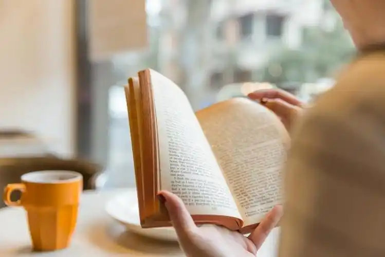 近八成珠海人平均每天读书一小时,再不看书你就无期限退出"朋友圈"