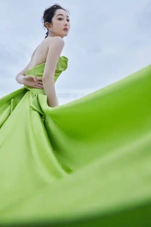 蒋梦婕亮相中法电影人交流酒会 百变造型尽显多元魅力_风格_晚宴_珍珠