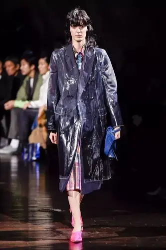 pvc服装材料设计与运用(老佛爷/海岛爷爷都在用的爆款面料)