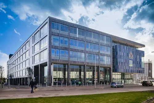 英国唐卡斯特市政办公楼外观图-英国唐卡斯特市政办公楼第2张图片