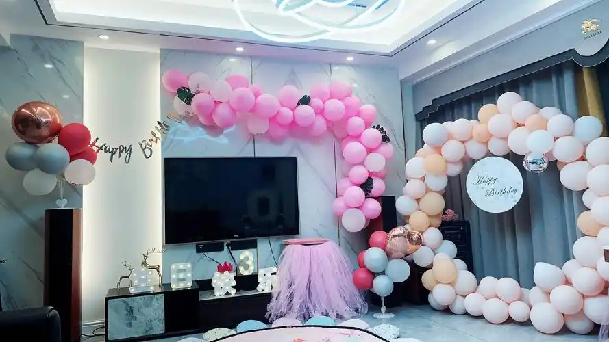 为了方便家里的长辈们,所以决定回仁寿庆祝妞的生日