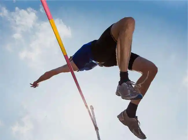 在家怎么练背越式跳高?