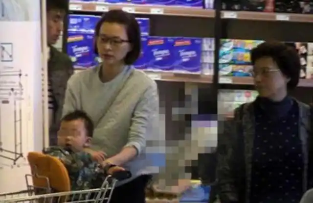 37岁成一姐,40岁给人当后妈,45岁"销声匿迹"|董卿|密春雷|马东|春晚