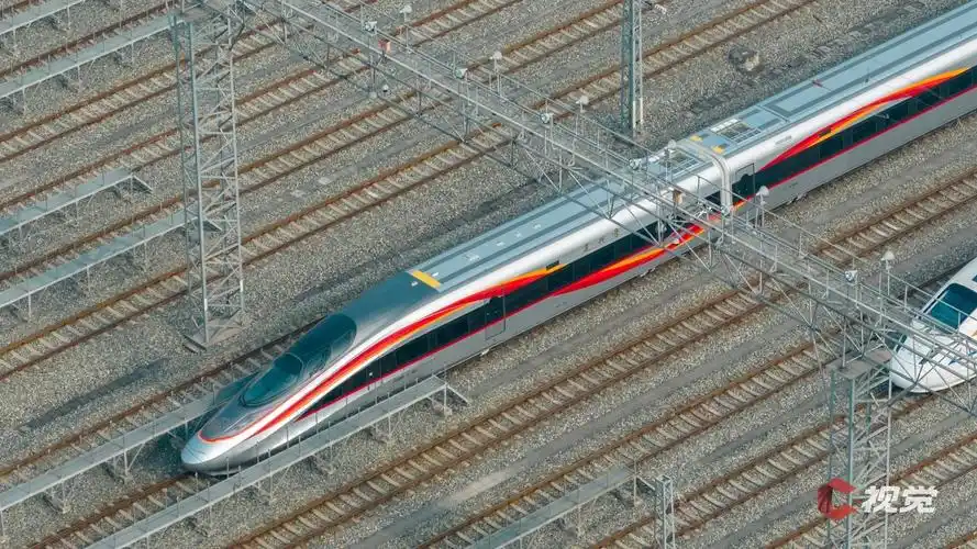 号智能动车组适应性培训,为其上线运营做好人员储备;按照新车到达日期