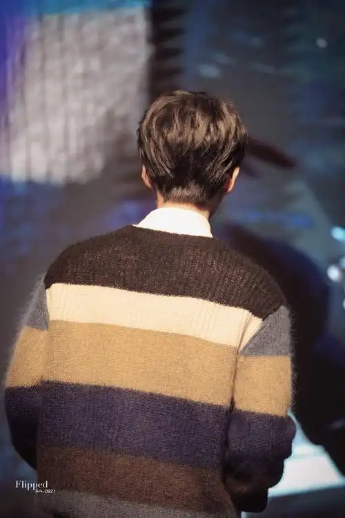 王俊凯帅气背影图片大合集令人心动的完美凯boss