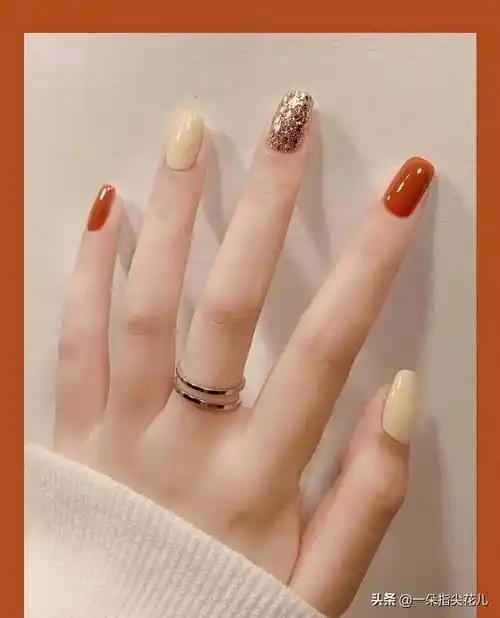 分享20款短指甲跳色美甲,色系搭配好,显白又好看_图片_网络_蓝色