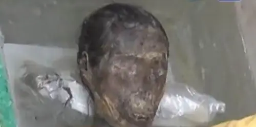 谜古墓现500年前完整女尸头发眉毛清晰可见