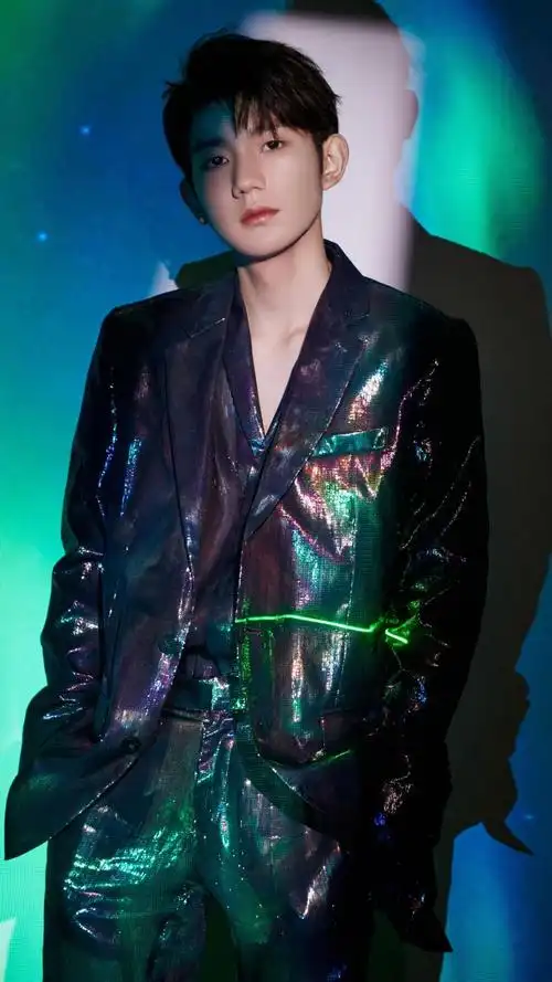 王源时尚魅力帅气写真