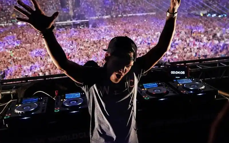 aviciithenights送给人生低谷的你祝你可以过自己想要的人生