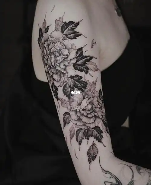 厦门纹身分享素花半臂花臂纹身设计