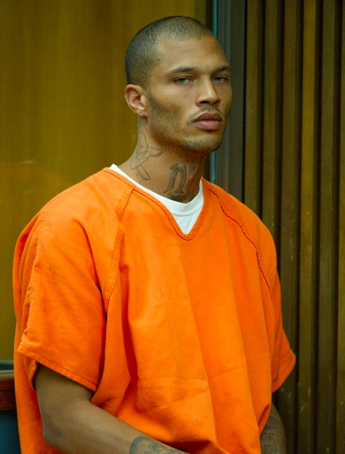 还记得他吗美国罪犯因长太帅走红现在已出狱