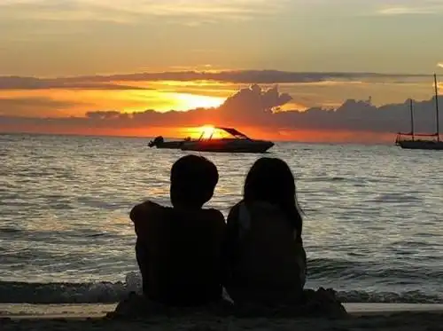 幸福男女情侣图片_相爱的幸福男女