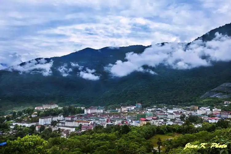 墨脱县城一览