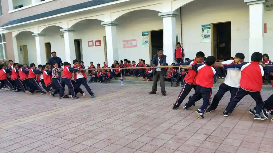 我们丰富多彩的校园生活———保安小学的大课间活动是这样的.