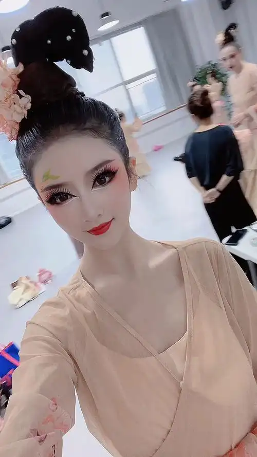 成人舞蹈妆容《放灯行》