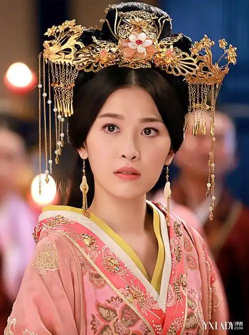 周丽淇徐正曦"卫子夫"恋卫氏姐弟 戏外甜蜜互动