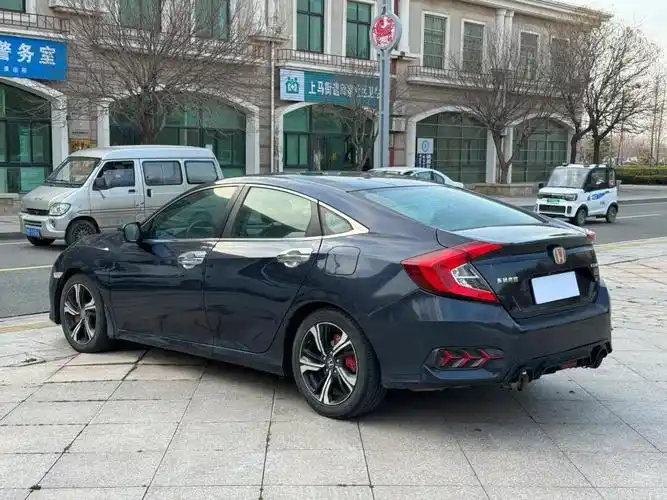 18年本田思域豪华尊贵版 仅3.8w