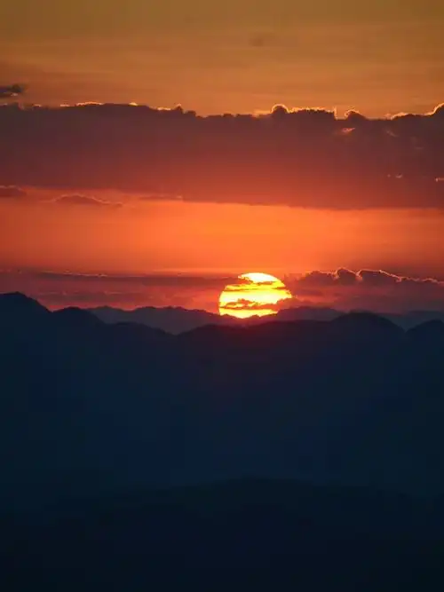 有哪些描写落日黄昏的优美句子呢