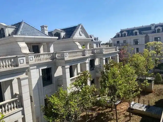 【10图】春城 海埂大坝旁 独栋别墅 环境好 南向 毛坯,春城首府-昆明