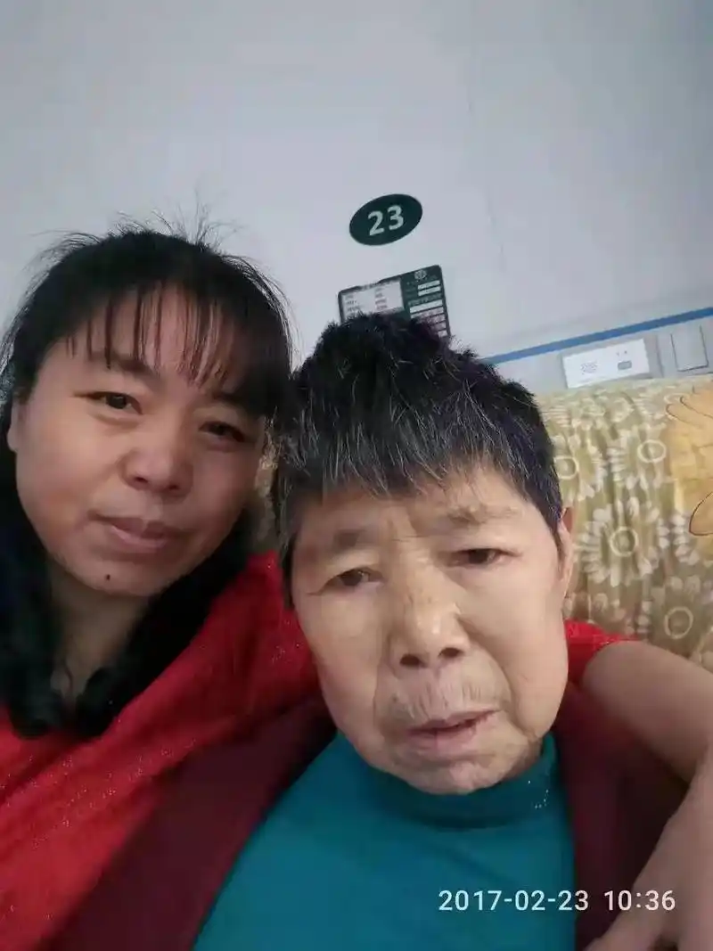 和老妈合影,照片记录美好时光,怀念过去# - 抖音