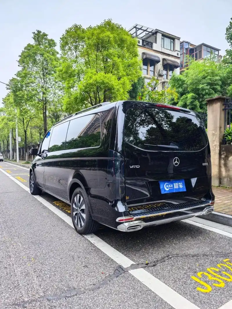 21款奔驰威霆加装迈巴赫套件,秒变尊贵高雅!