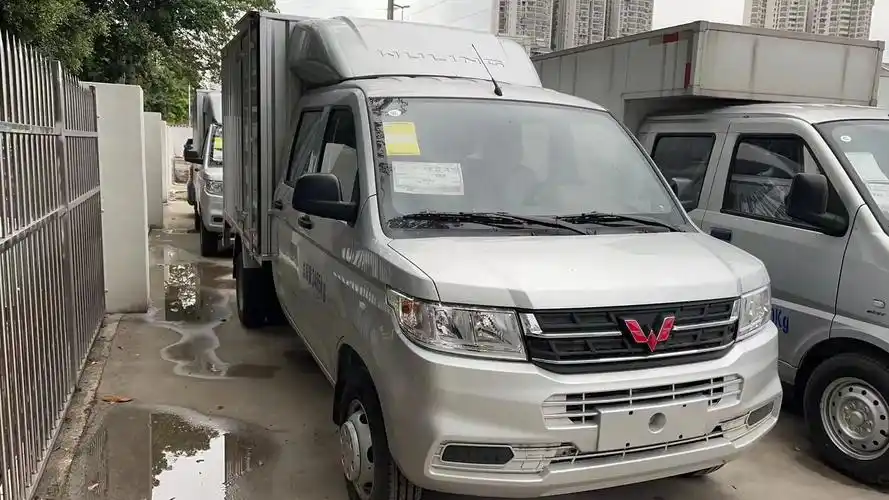 五菱新卡双排20后双轮厢货