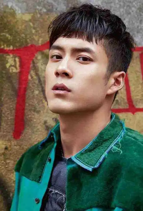 脸微胖的男生适合什么发型男生剪出的两边铲帅气短头发设计