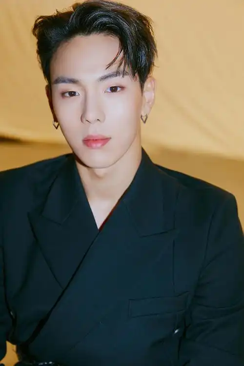 偶像是贩卖梦想的职业,我也希望我喜欢的人能喜欢我