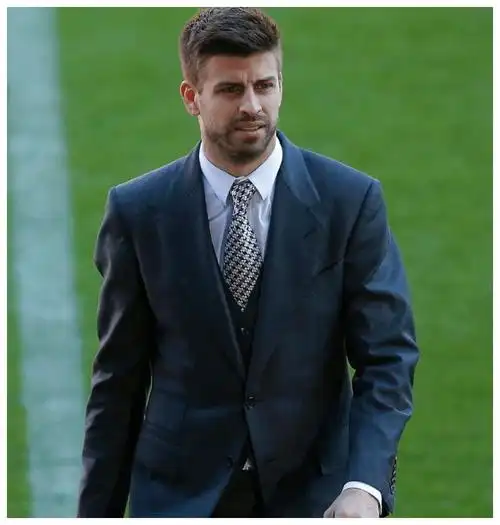 像皮克,他的能力同样不及以往,并且经常出现在商业活动中,皮克的心思