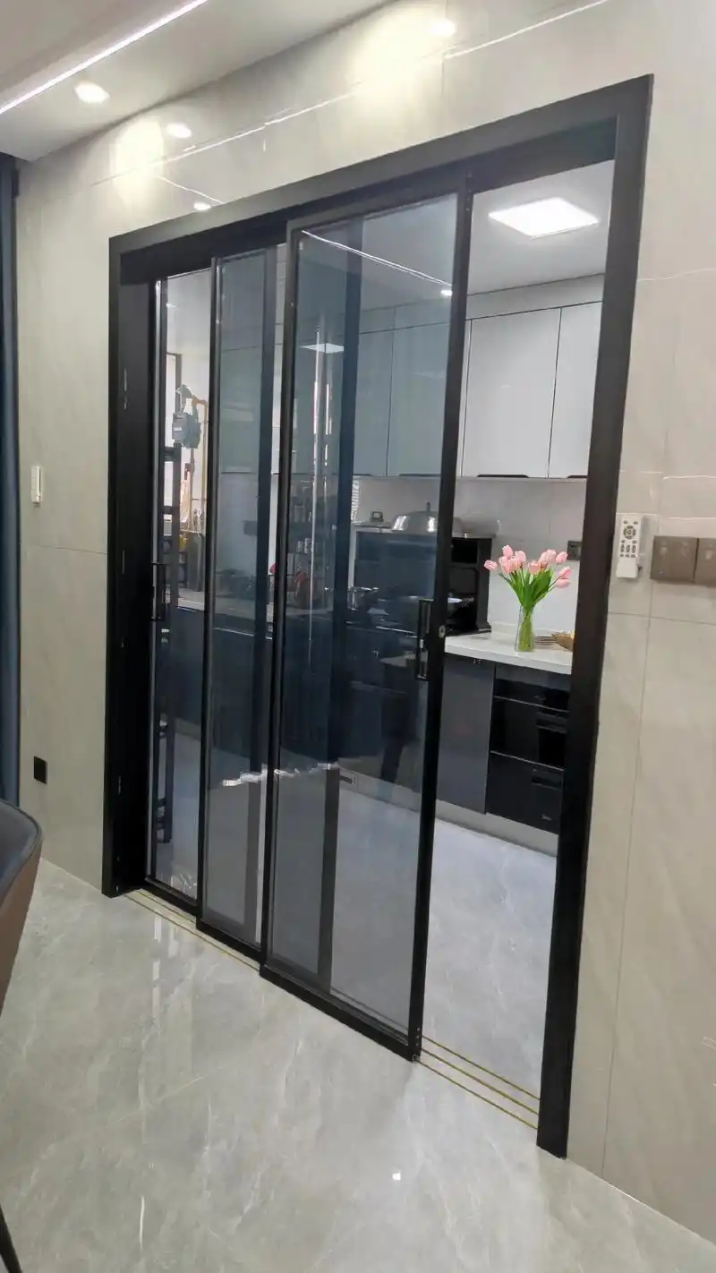 厨房三联动推拉门.给宝们分享选购技巧和经验: 1:想要做出极 - 抖音