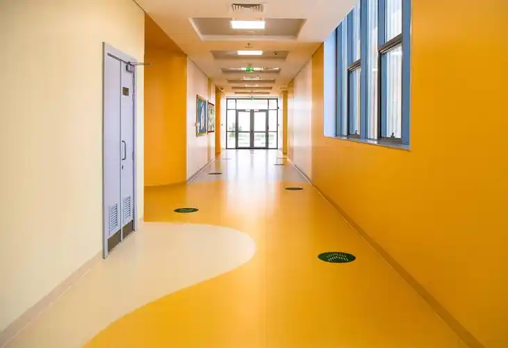 欧洲品牌ivc弹性地板 阿联酋某学校和和某医院pvc地板应用场景