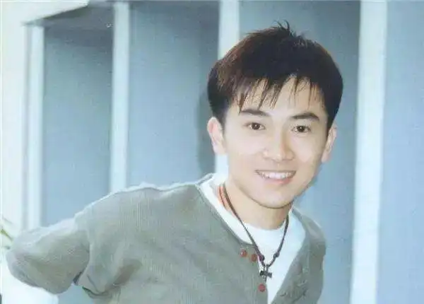 是不是都忘了,苏有朋是中国唱跳男团鼻祖了?