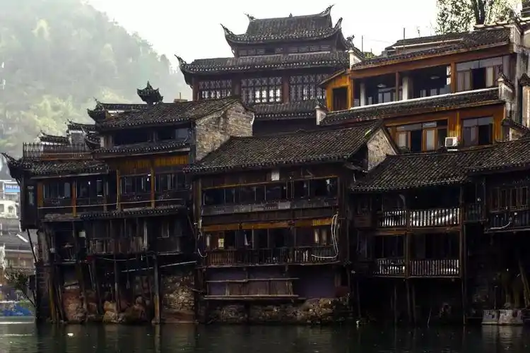 湘楚民风寻找土家文化的承载物土家吊脚楼