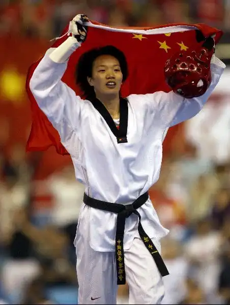 图文-陈中跆拳道世锦赛成就大满贯 国旗骄傲
