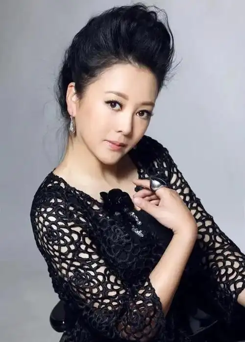 演员刘流:娶歌唱家妻子,婚后生一女,幸福美满