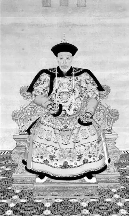 乾隆一生写诗43630首,难得的一百多首好诗竟是写给同一人