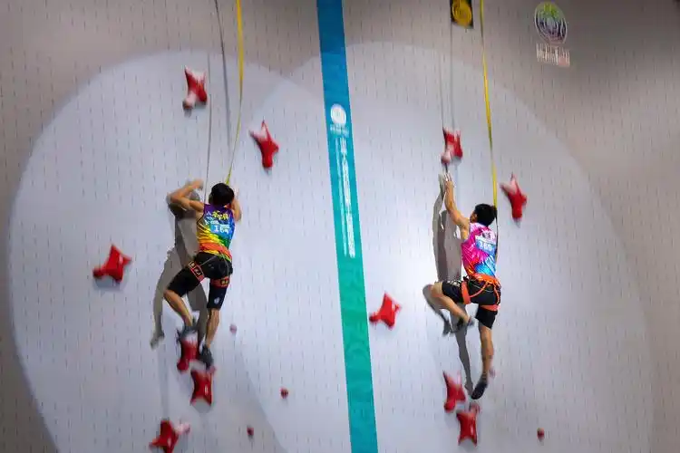 攀岩——成年组男子速度决赛赛况|攀岩|全运会|江西队_新浪新闻