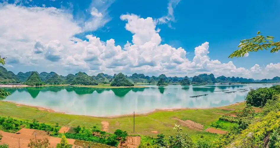 7月底的广西靖西渠洋湖1号观景台