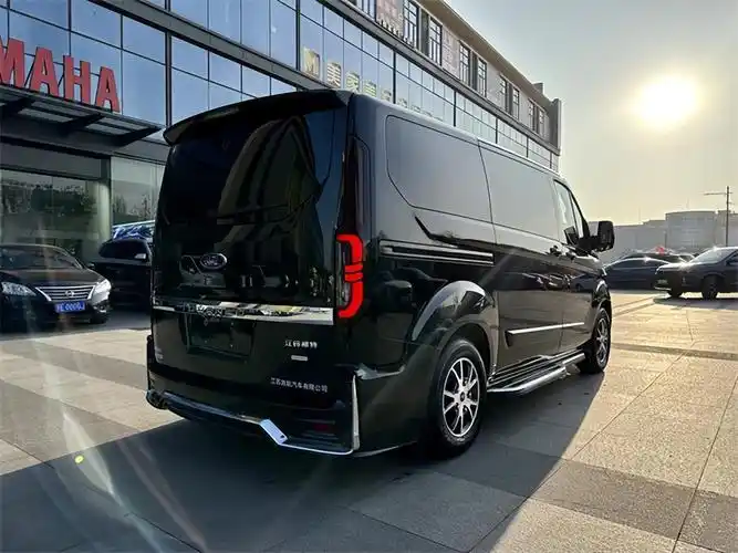 福特黑武士24款航海家七座商务车专属定制豪华七座商务车