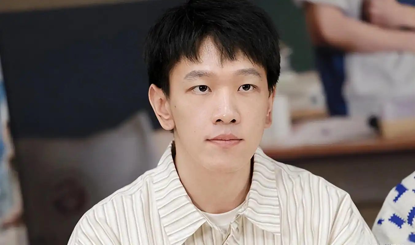 少年张琛:从童星到鸣龙少年 童星出身的演员张琛在《鸣龙少年》中扮演