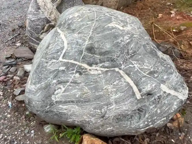 精品小泰山石原石