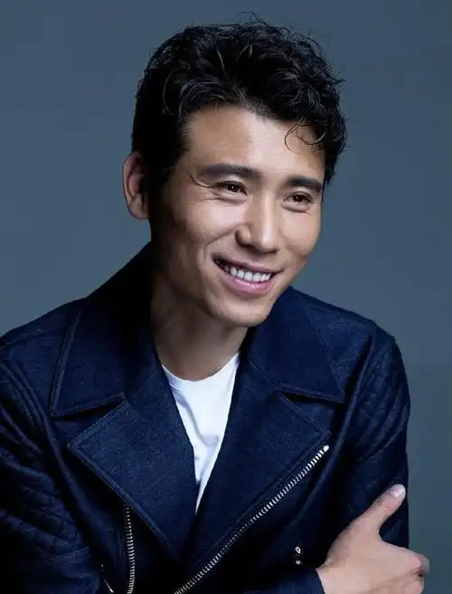 李乃文:与颜丙燕恋人未满,29年演81个角色,48岁感情神秘