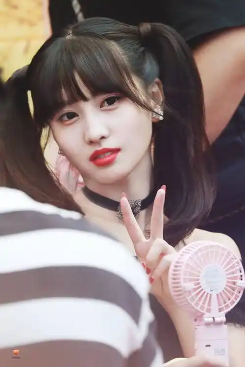 平井桃 momo twice成员