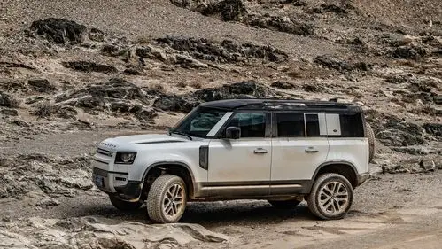 向往的生活试驾全新路虎卫士