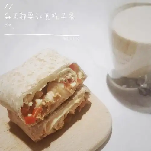 辣白菜培根鸡蛋卷饼