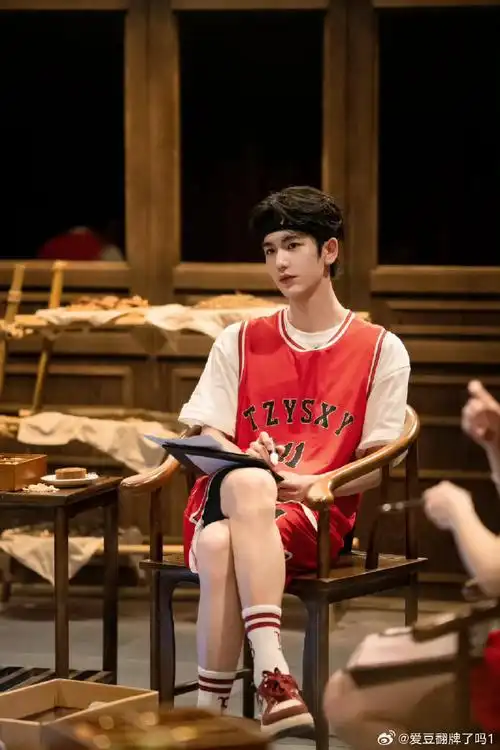 看张凌赫学长打篮球,校草  #张凌赫开始推理吧